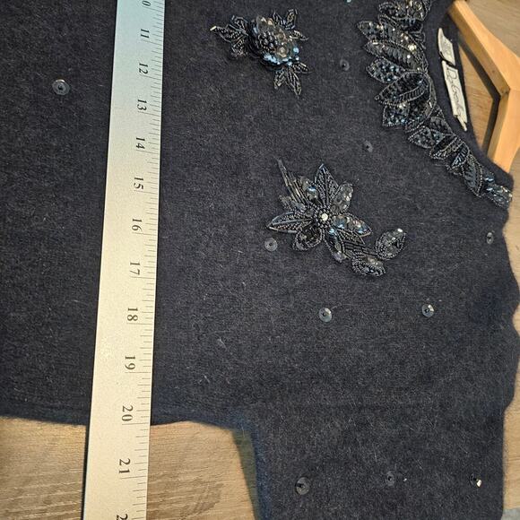 Vintage Rafaella Sweater Women Medium Black Lambswool Angora Beaded Glam Classic - Picture 10 of 10